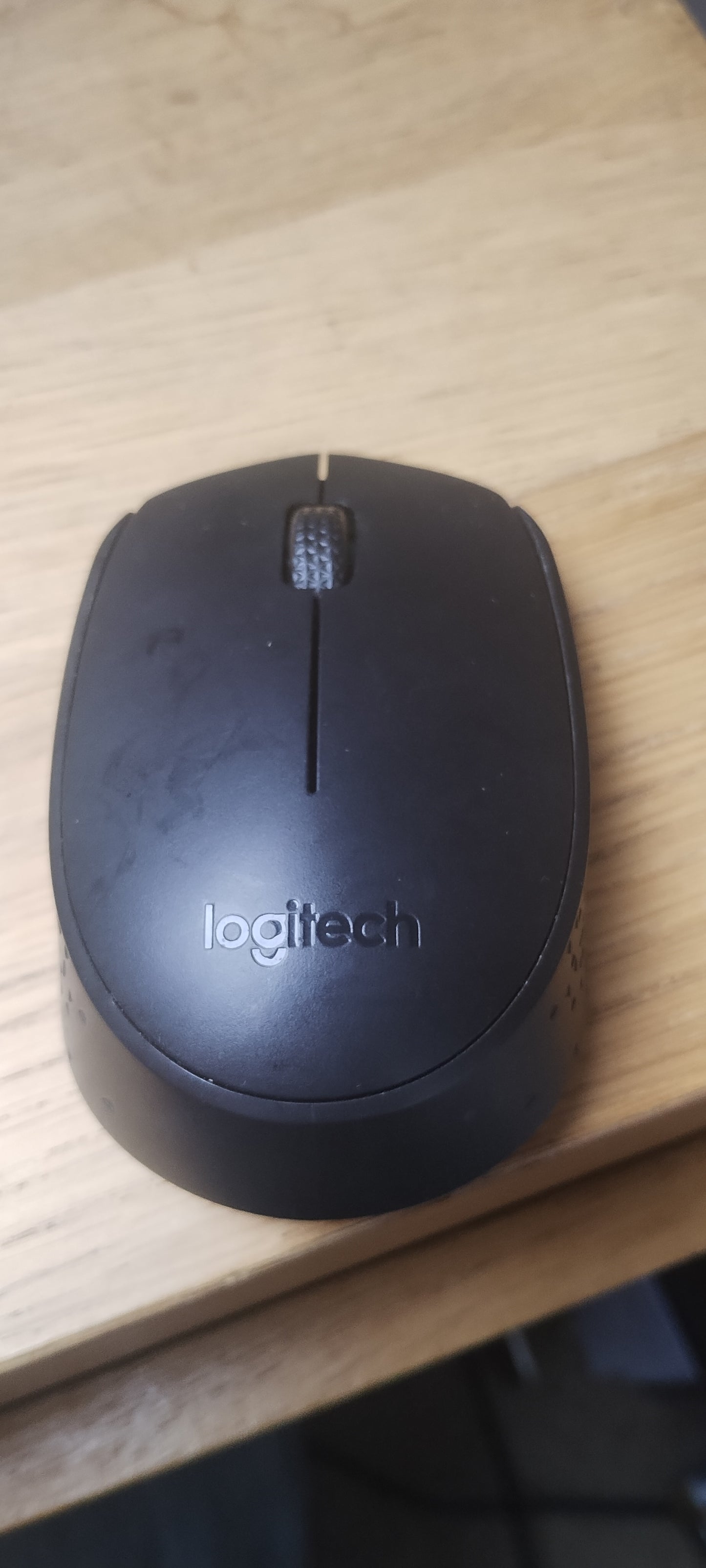 Logitech B170 wireless mouse